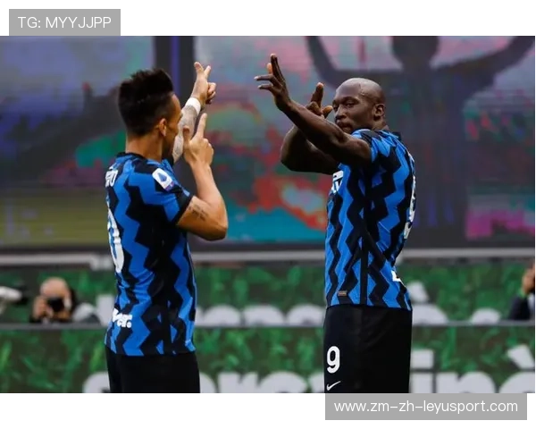 卢卡库护球回做:制造关键一击,比利时前场协同完美 卢卡库护球回做:制造关键一击,比利时前场协同完美